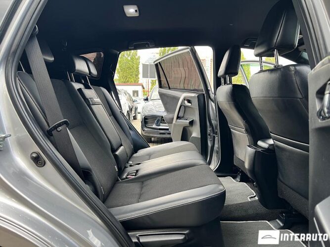 Toyota Rav-4 49 interauto-car