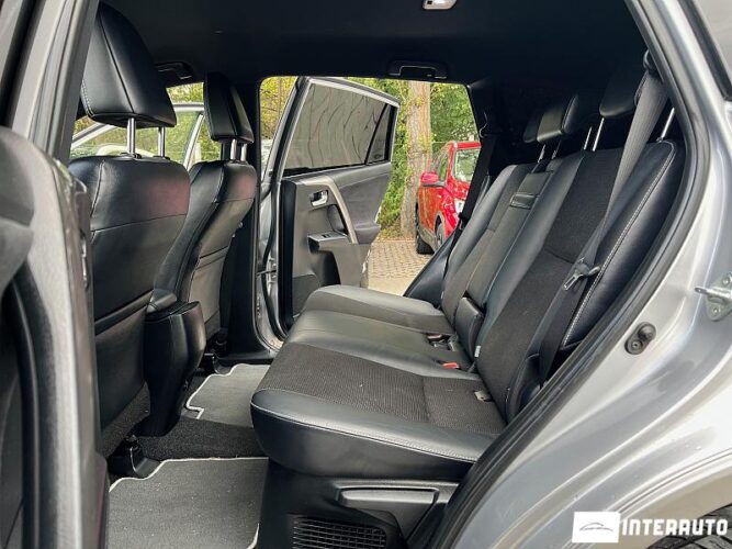 Toyota Rav-4 50 interauto-car