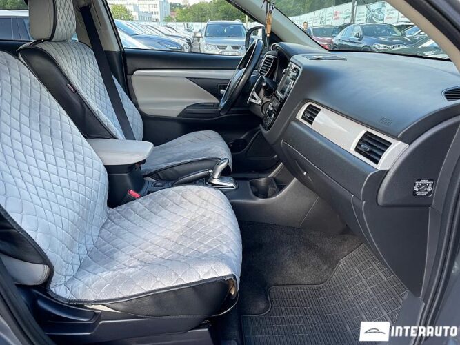 Mitsubishi Outlander 45 interauto-car