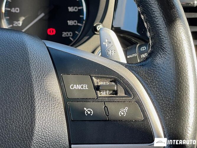 Mitsubishi Outlander 40 interauto-car