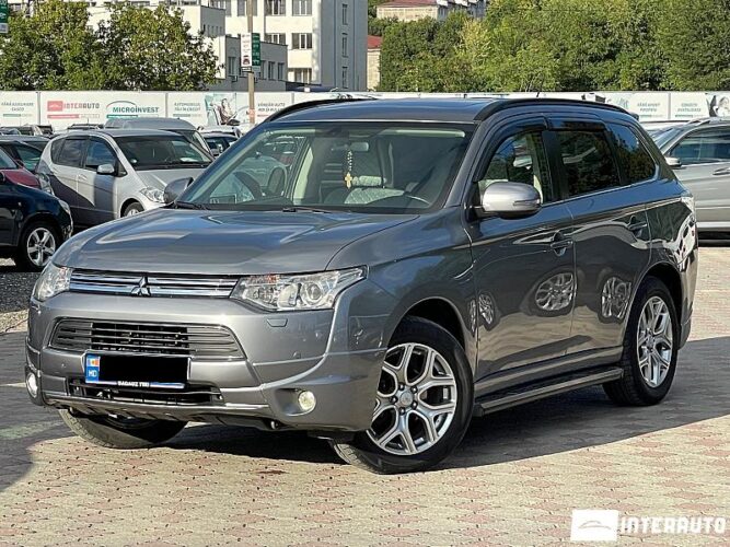 Mitsubishi Outlander 30 interauto-car