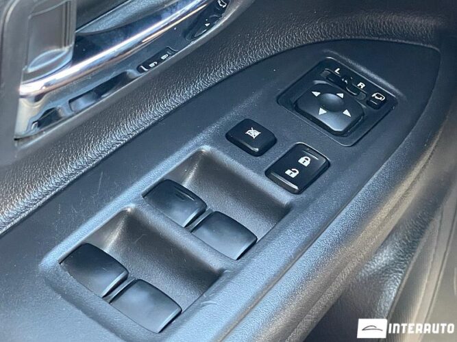 Mitsubishi Outlander 36 interauto-car