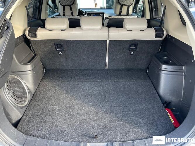 Mitsubishi Outlander 46 interauto-car