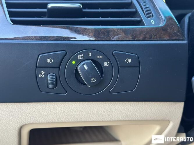 BMW 530 33 interauto-car