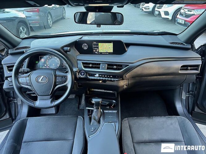Lexus UX 250h 38 interauto-car