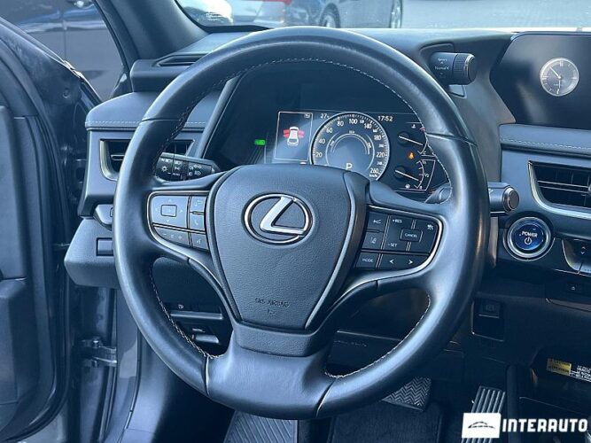Lexus UX 250h 39 interauto-car