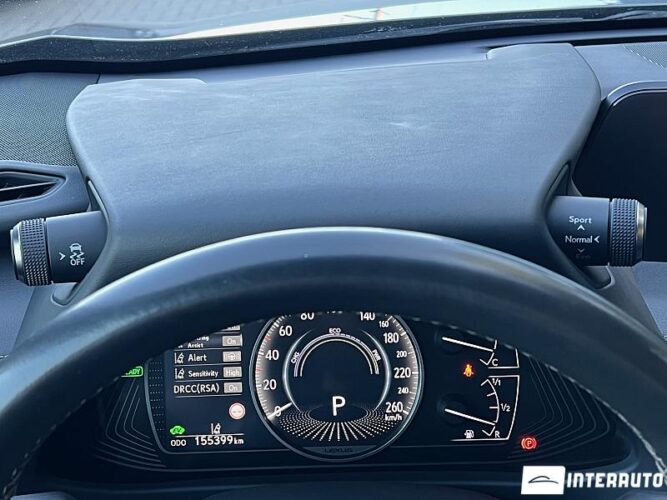 Lexus UX 250h 40 interauto-car