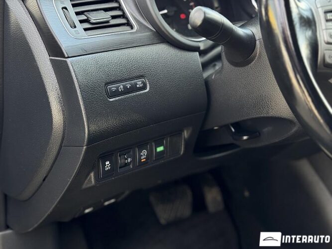 Nissan Pulsar 44 interauto-car