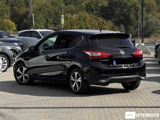 Nissan Pulsar 32 interauto-car