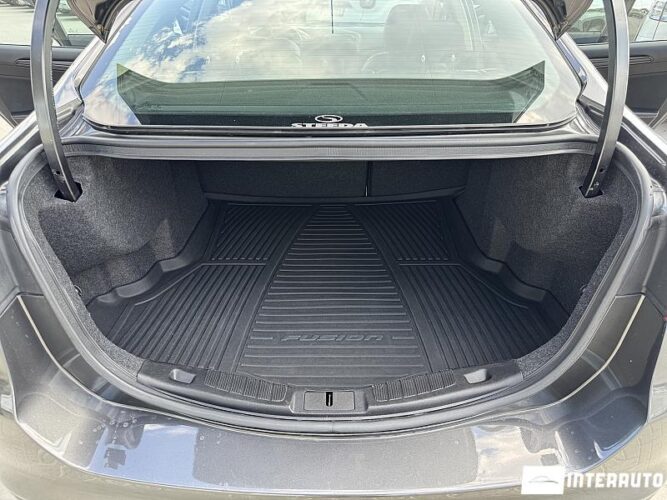 Ford Fusion 51 interauto-car