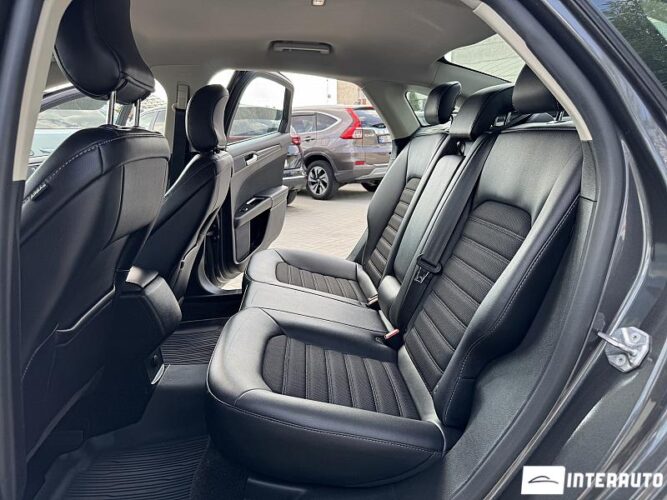 Ford Fusion 44 interauto-car