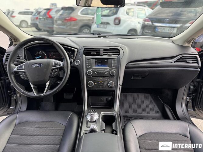 Ford Fusion 37 interauto-car