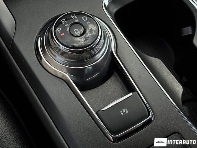 Ford Fusion 43 interauto-car