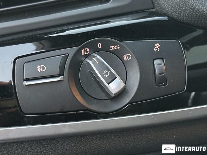 BMW X4 2.8i 50 interauto-car