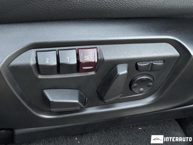 BMW X4 2.8i 52 interauto-car