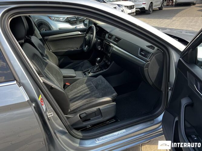 Skoda Superb 36 interauto-car