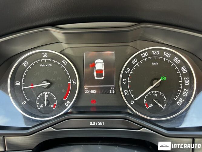 Skoda Superb 39 interauto-car