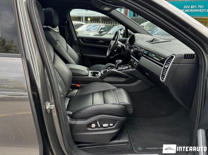 Porsche Cayenne S E-Hybrid Coupe 36 interauto-car