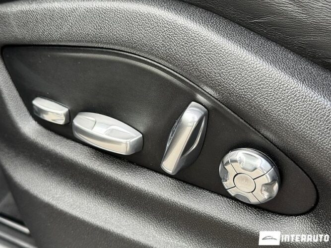 Porsche Cayenne S E-Hybrid Coupe 46 interauto-car