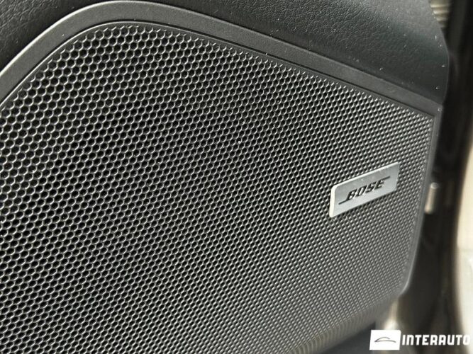 Porsche Cayenne S E-Hybrid Coupe 48 interauto-car