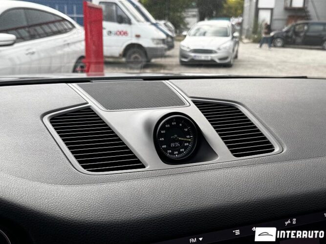 Porsche Cayenne S E-Hybrid Coupe 43 interauto-car