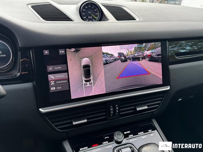 Porsche Cayenne S E-Hybrid Coupe 42 interauto-car