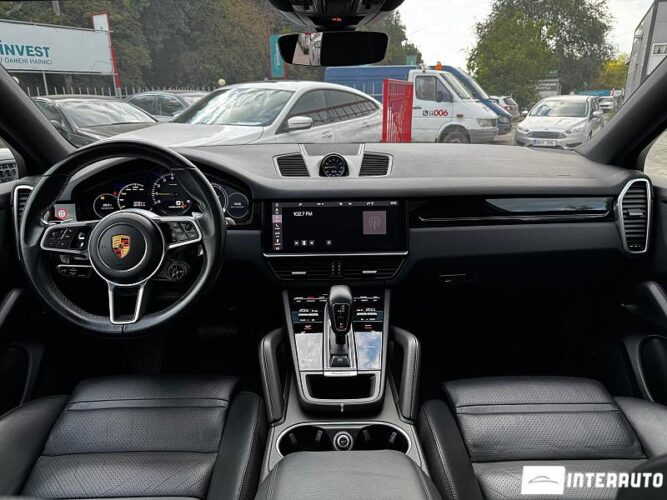 Porsche Cayenne S E-Hybrid Coupe 39 interauto-car