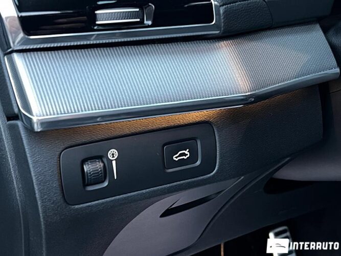 Volvo XC 90 42 interauto-car