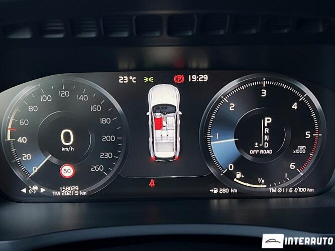 Volvo XC 90 46 interauto-car