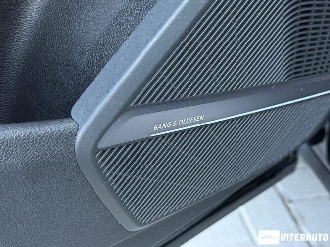 Audi SQ5 40 interauto-car