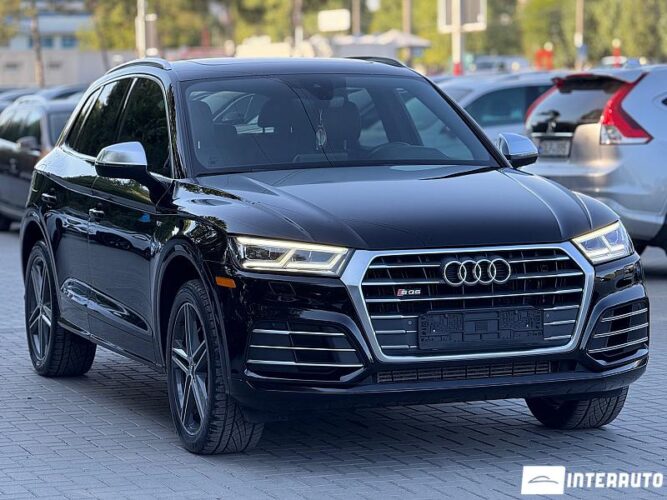 Audi SQ5 35 interauto-car