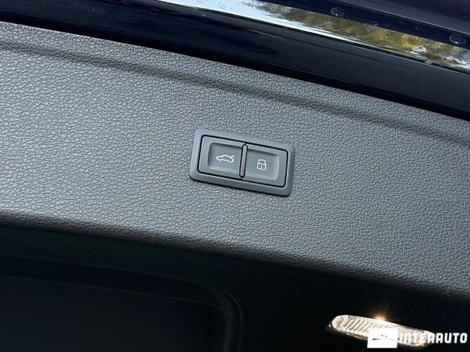 Audi SQ5 53 interauto-car