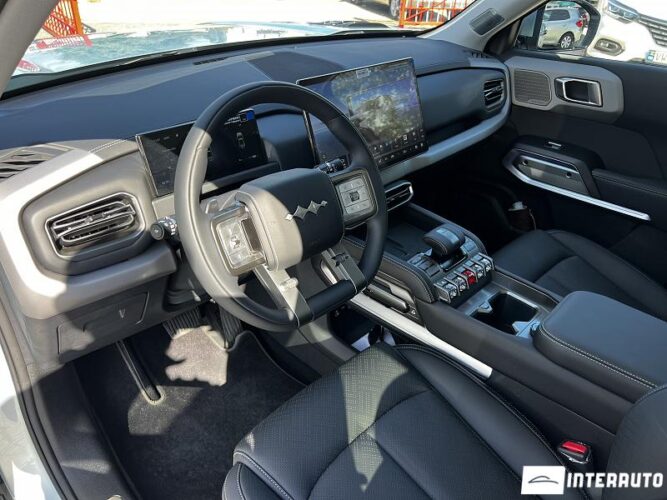 BYD Leopard 3 46 interauto-car