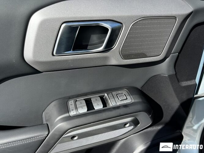 BYD Leopard 3 57 interauto-car