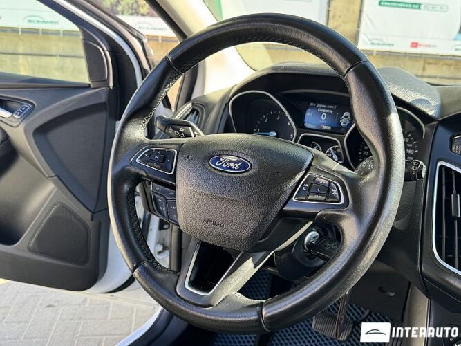 Ford Focus 37 interauto-car