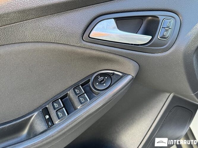 Ford Focus 48 interauto-car