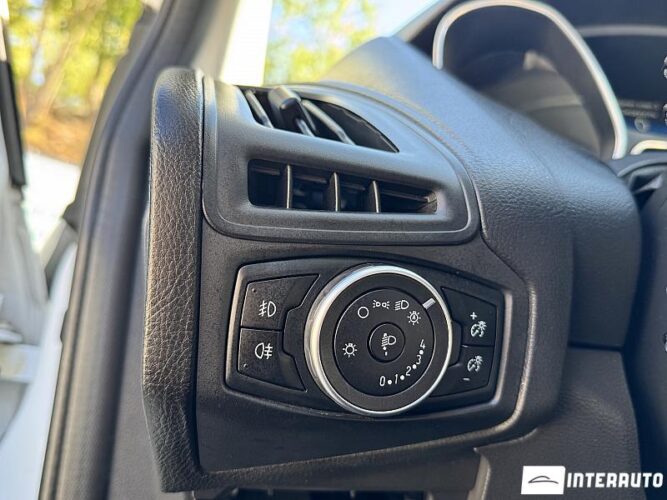 Ford Focus 49 interauto-car