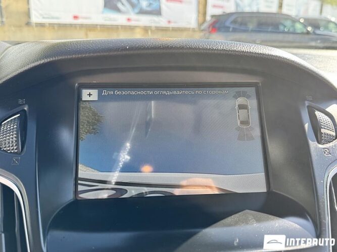 Ford Focus 39 interauto-car