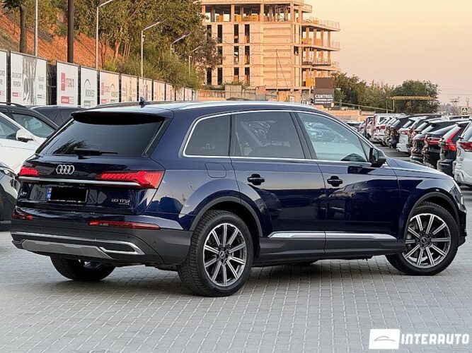 Audi Q7 40 interauto-car
