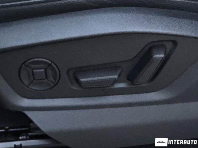 Audi Q7 61 interauto-car