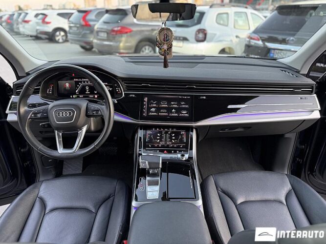 Audi Q7 43 interauto-car