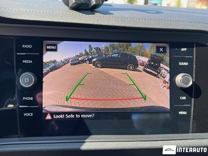 Volkswagen Jetta 41 interauto-car