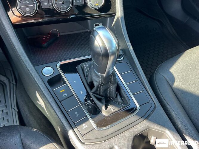 Volkswagen Jetta 43 interauto-car