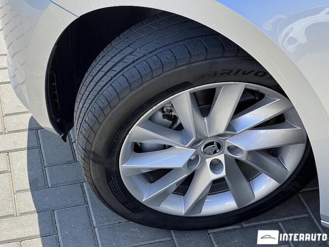 Skoda Superb 47 interauto-car