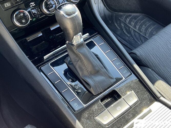 Skoda Superb 42 interauto-car