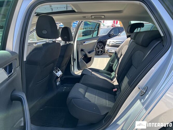 Skoda Superb 43 interauto-car