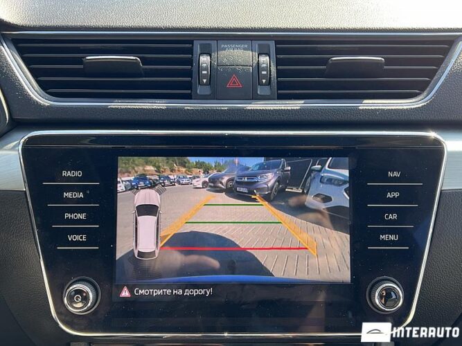 Skoda Superb 40 interauto-car