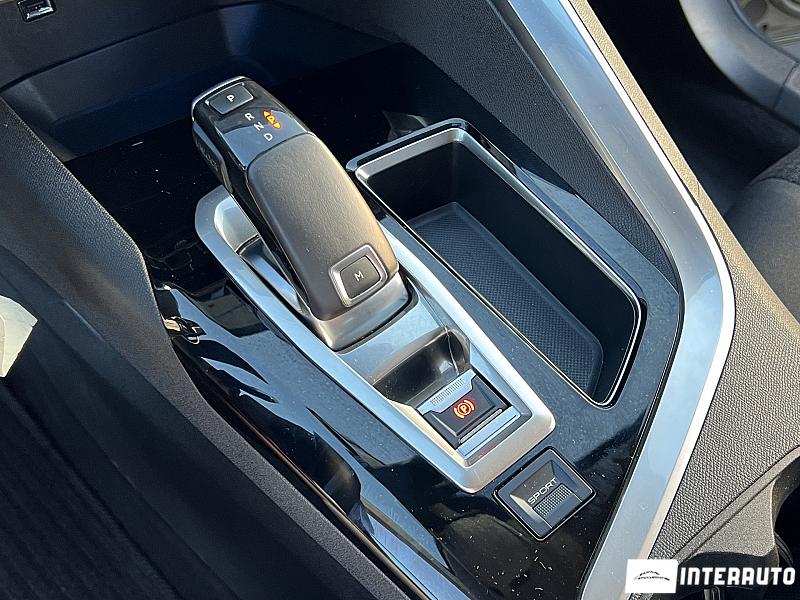 Peugeot 3008 21 automobil-interauto