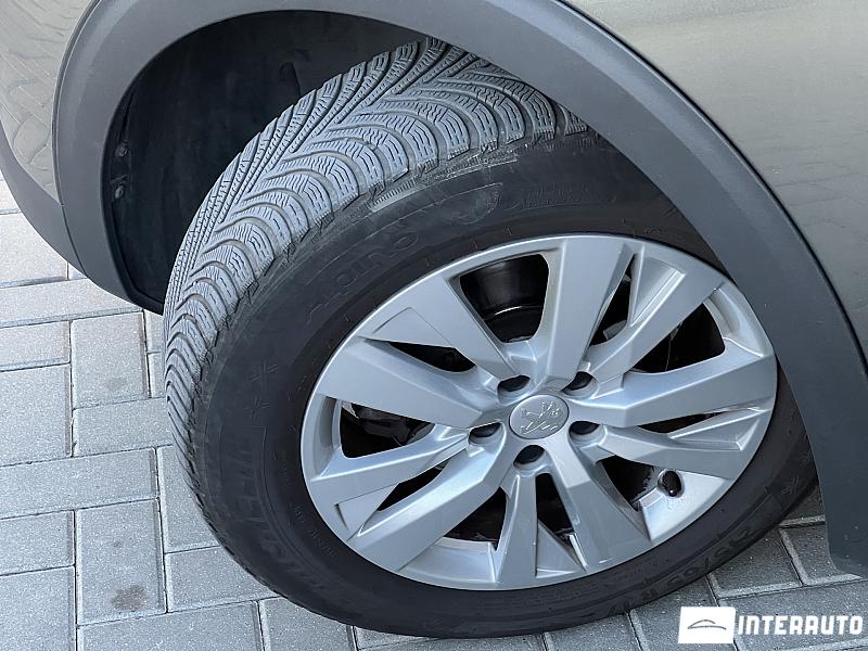 Peugeot 3008 25 automobil-interauto