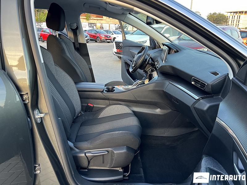 Peugeot 3008 24 automobil-interauto